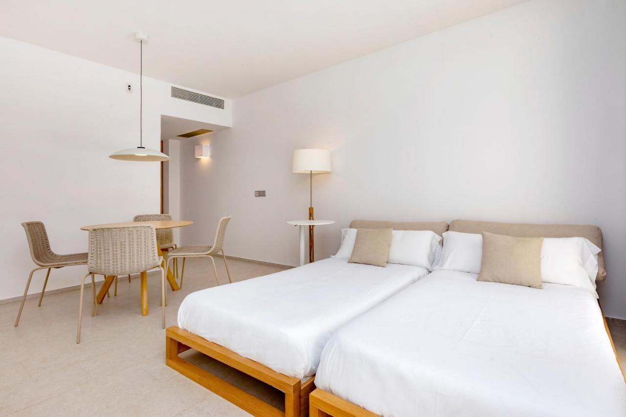 Ses Eufabietes Apartments & Restaurant Playa Migjorn Εξωτερικό φωτογραφία