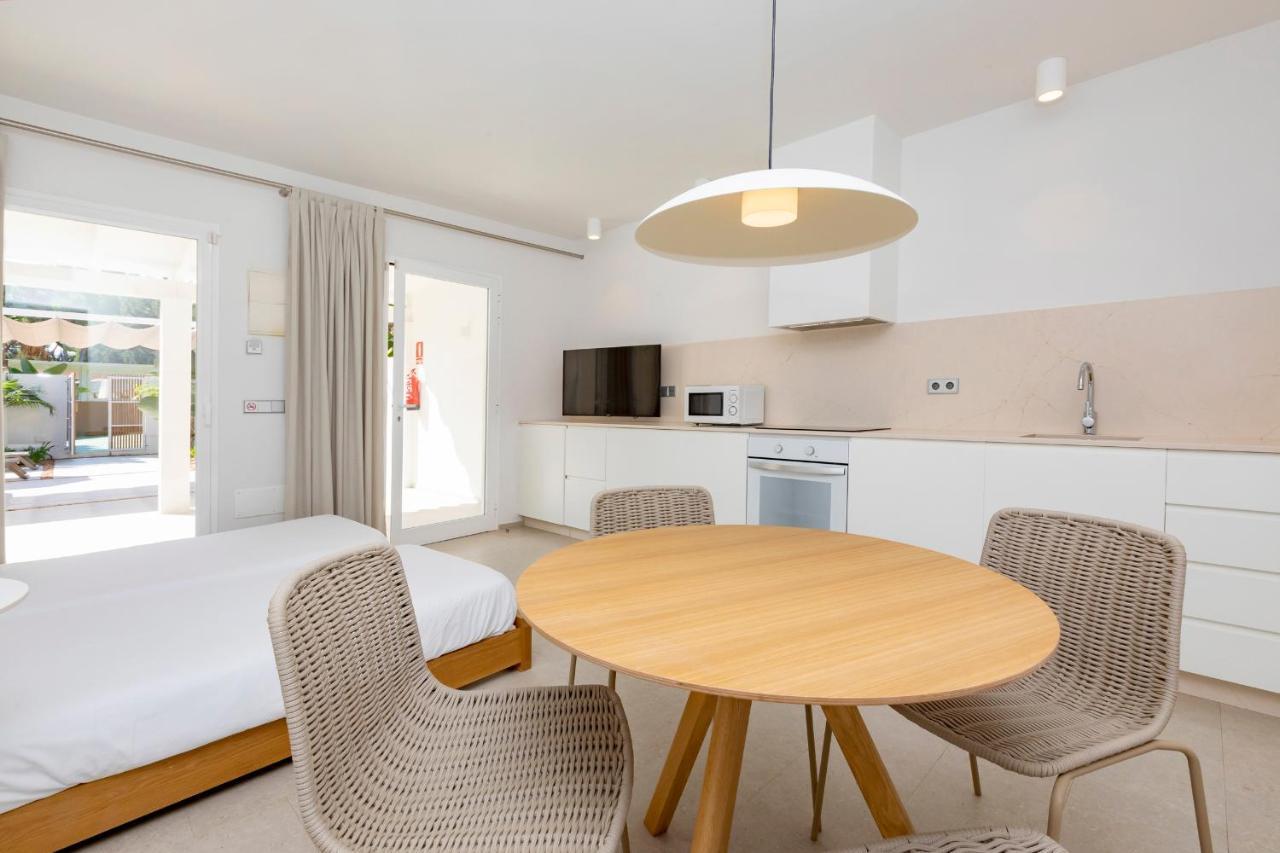 Ses Eufabietes Apartments & Restaurant Playa Migjorn Εξωτερικό φωτογραφία