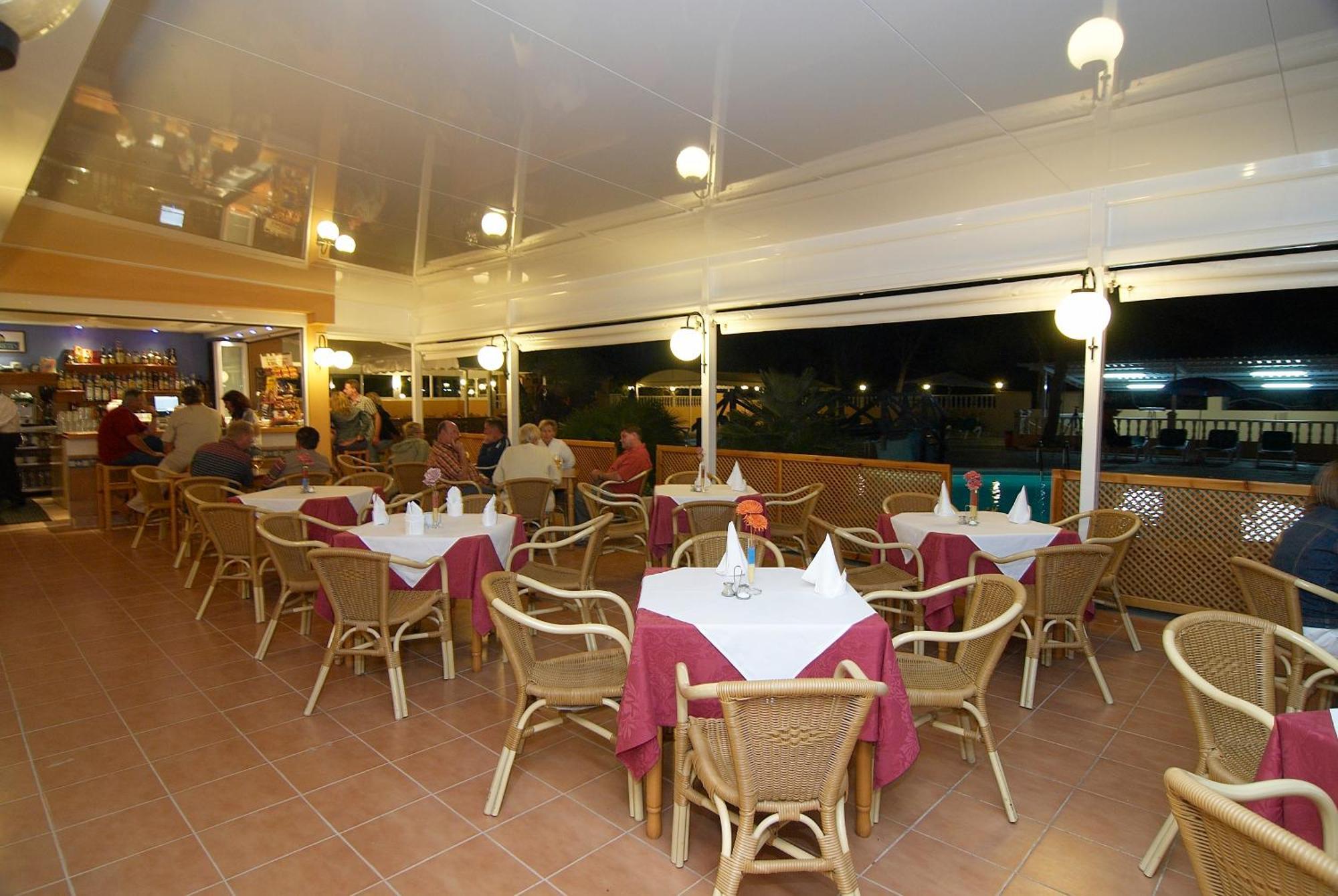 Ses Eufabietes Apartments & Restaurant Playa Migjorn Εξωτερικό φωτογραφία
