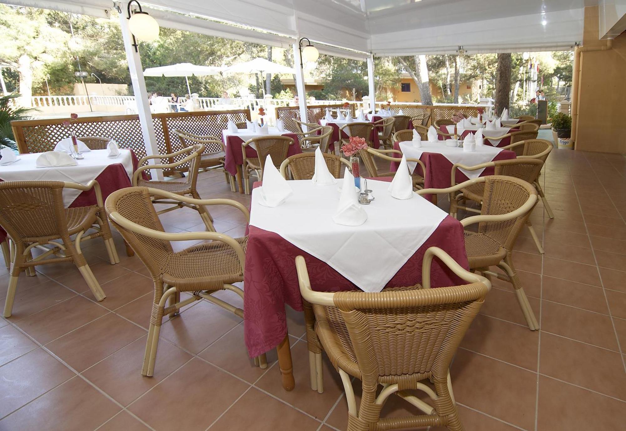 Ses Eufabietes Apartments & Restaurant Playa Migjorn Εξωτερικό φωτογραφία
