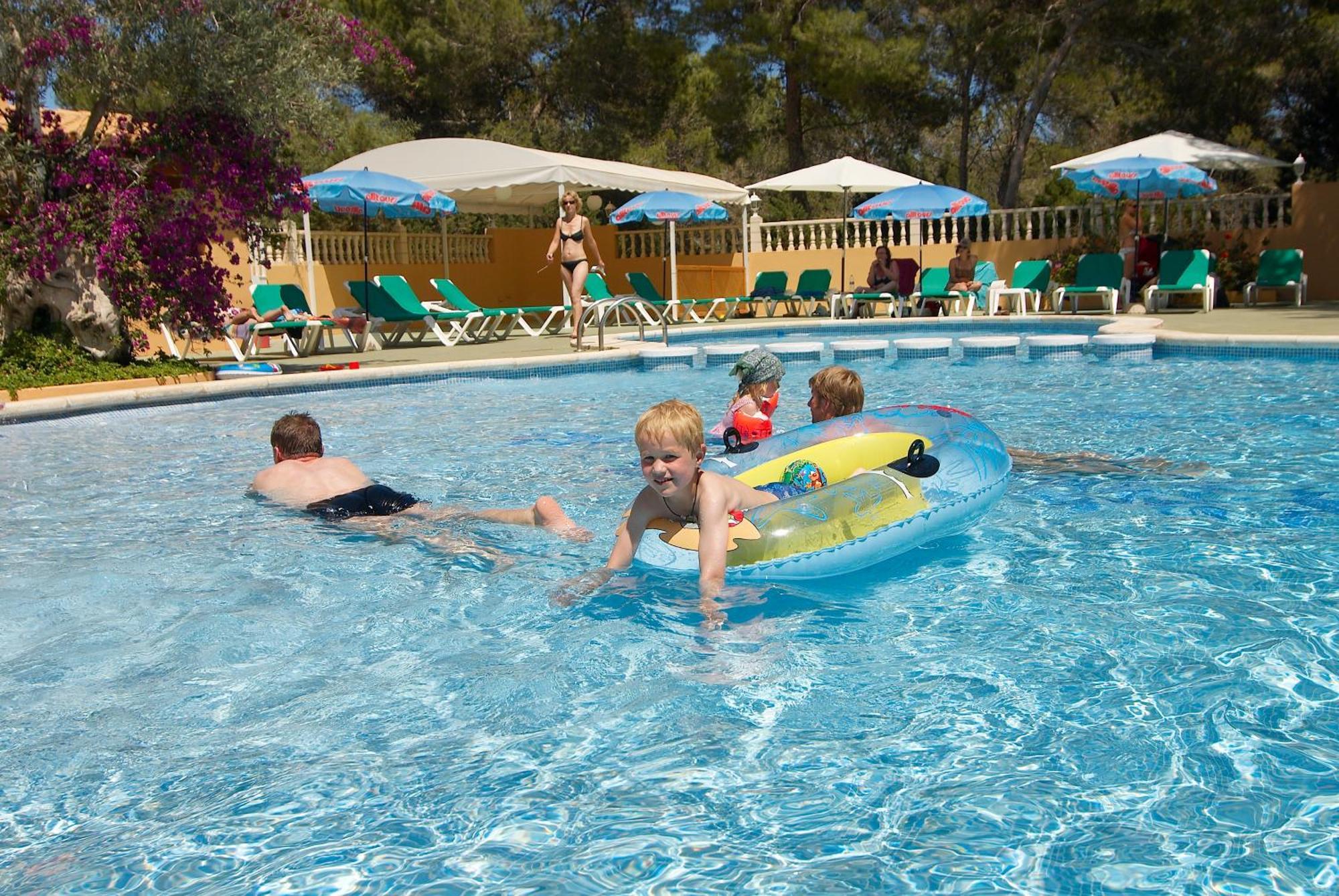 Ses Eufabietes Apartments & Restaurant Playa Migjorn Εξωτερικό φωτογραφία