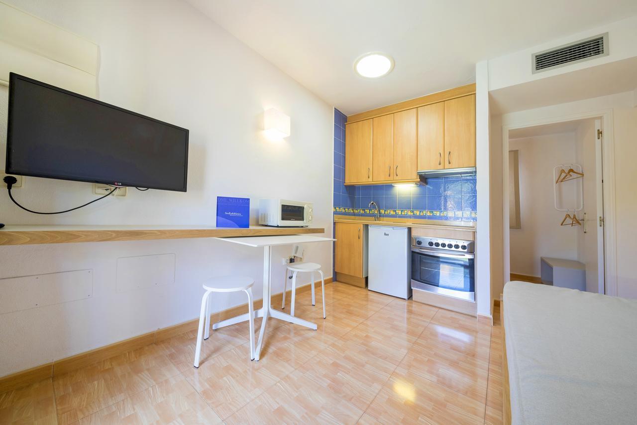Ses Eufabietes Apartments & Restaurant Playa Migjorn Εξωτερικό φωτογραφία