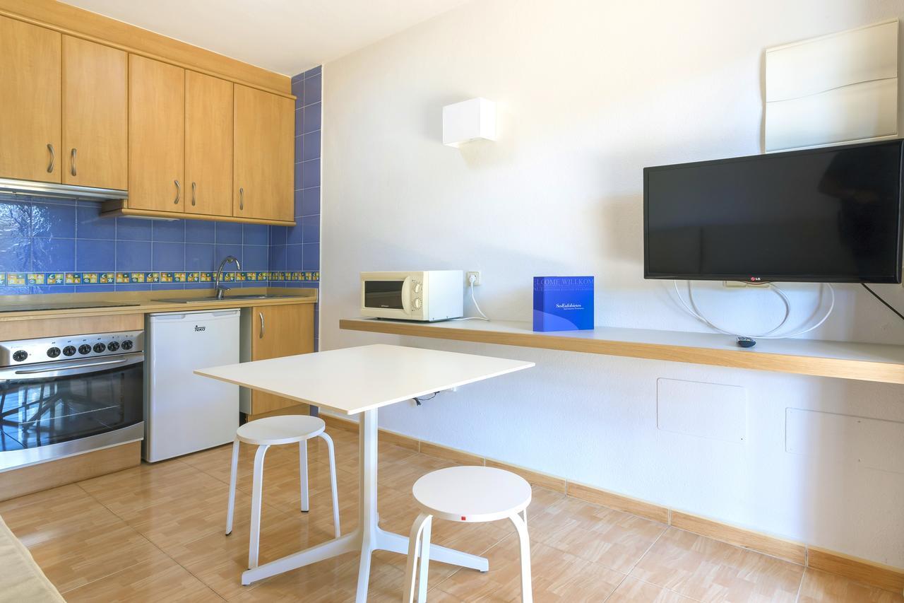 Ses Eufabietes Apartments & Restaurant Playa Migjorn Εξωτερικό φωτογραφία