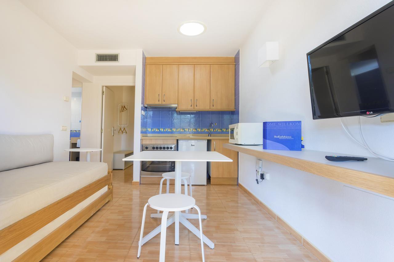 Ses Eufabietes Apartments & Restaurant Playa Migjorn Εξωτερικό φωτογραφία
